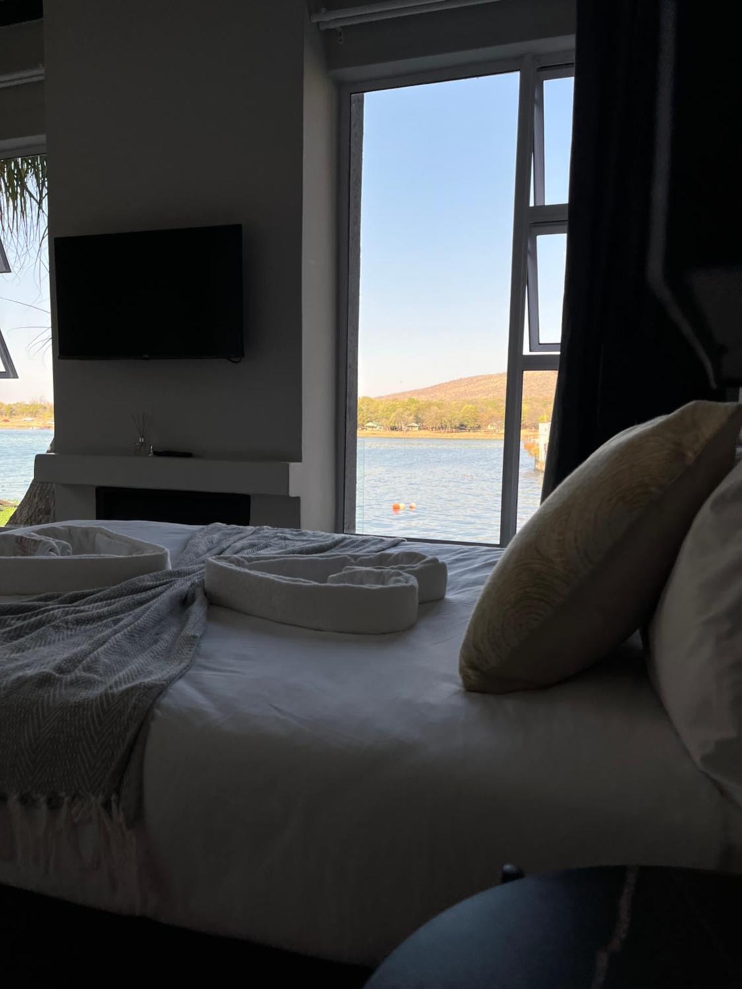 Serene Suite On The Dam Hartbeespoort Dış mekan fotoğraf